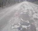 Главная дорога в с.Краснолесье Симферопольского района (по которой ходят автобусы) полностью в маленьких и больших ямах. В прошлом году (в 2016) пытались ее отремонтировать (заливали битумом) - стало еще хуже, лучше бы вообще ничего не делали.