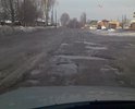 Дорога в печальном состоянии, хотя по уверению администрации города в планах починить эту дорогу в 2017 году.
