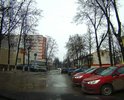 На этой улице крупнейший операционный офис Сбербанка в городе.