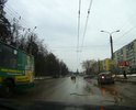 В целом улица в терпимом состоянии. Если нет дождя ямы можно увидеть.