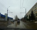 На срезах ям хорошо видна толщина асфальта - около 2 см.