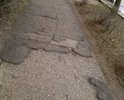 Очень неровный асфальт, много ям и неровностей, почти невозможно везти детскую коляску.