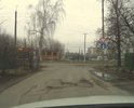 проседающие люки и постоянно разбитая проезжая часть 1-го Суворовского пер.