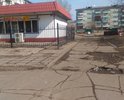 большой процент дворовых дорог в микрорайоне Бумагина в отвратительном состоянии, годятся только для танкового биатлона. Вот один из участков.