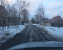 Дорога ведет к школе, где обучается более тысячи детей. Без резиновых сапог не пройти.