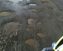 По этой улице проходит автобусный маршрут, пешеходных зон нет, приходится с детьми передвигаться по грязным обочинам. Ремонта данной улицы не было большое количество времени.