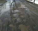 По этой улице проходит автобусный маршрут, пешеходных зон нет, приходится с детьми передвигаться по грязным обочинам. Ремонта данной улицы не было большое количество времени.