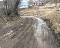 Асфальт кусками, дороги вообще нет