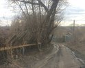 Асфальт кусками, дороги вообще нет