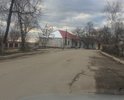 Периодически появляются ямы и трещины асфальта