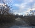 Очень много ям, местами дорога абсолютно разбита, например, у завода