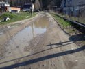 Дорога по улице Отдыха д.Маришкино, Воскресенского р-на, Московской области  от магазина до леса не ремонтировалась более 20 лет. Асфальтовое покрытие с годами разрушилось. Появились ямы, которые весной и осенью , а также после дождя заполняются водой. Дорога превращается в размазню.