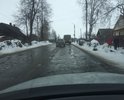 Каждый год делают ямочный ремонт, хотя дорога требует капитального ремонта. Пешеходная зона не имеет асфальтового покрытия, весной и осенью грязь.
