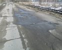 Дорога отмеченная на карте (улицы Синякова, Некрасова, Первомайская) находится в ужасном состоянии. На фотографиях отмечен лишь небольшой участок на ул.Первомайская. Однако в таком состоянии и даже еще хуже асфальт на протяжении нескольких километров. Эти улицы находятся "в стороне" и ремонта не производилось несколько лет. Если не считать пару заплаток, трещины залитые гудроном и несколько ям заложенных кирпичами.
Просим посодействоватьрешению проблемы