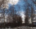 Фуры и другие грузовые автомобили (принадлежат близлежащим заводам) постоянно разбивают эту дорогу. В сущности, от дороги одно лишь направление.
