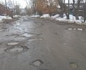 Уже долгое время улица Средне-Кирпичная в неудовлетворительном состоянии, большое количество ям создают сложные условия для передвижения.