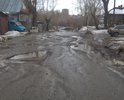 Уже долгое время улица Средне-Кирпичная в неудовлетворительном состоянии, большое количество ям создают сложные условия для передвижения.