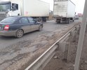 водители объезжая ямы рискуют столкнуться со встречкой
снижается скорость, образуются пробки
так уже 2 года