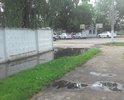 г.Орехово-Зуево, вдоль ул.Барышникова (от пожарной части до пр-да Барышникова) нет пешеходной дороги. Около Пожарной части всегда огромная лужа и грязь, пройти не возможно!Так же нет дороги на торце дома ул. Барышникова д.9. Ходить негде!