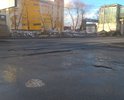 На развороте дороги пр. Мира (возле Поликлиники № 10, напротив бульвара 50-летия Победы) образовались несколько ям.