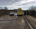 Это единственная объездная поселка и  дорога на центральный пляж