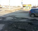 Дыры в дорожном покрытии. Глубина до трети колеса. Приходится объезжать по встречной полосе.