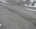 Ехать приходится очень медленно, ям не избежать, подвеска страдает, дорога как после войны, постоянная тряска, машины маневрируют опасно и бывают вероятности столкновений.