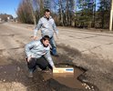 г.Касимов, ул.Загородная, мы просто не смогли проехать мимо огромной ямы, которая глубиной на тот момент была около 150мм.