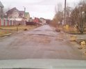 Три огромные выбоины размером до 2,5м и глубиной до 23см на расстоянии друг от друга в 20-23м.