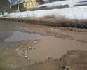 Автомобильная дорога Тарнога-Илезский Погост в ужасном состоянии. Несколько дней назад подтопило участок длиной 100 метров. На всей протяженности глубокие ямы, колейность. Дорога состоит из глины, гравийного основания вообще не осталось. Часть дороги на участке 1,5-4 км вообще не обслуживается. Люди вынуждены ездить по дороге, идущей через деревни Рылковская и Кремлево. В деревнях есть сужения шириной 10 метров, аварии постоянно, безопасности для пешеходов нет никакой.