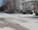 На перекрестке ул.Ковровская и Академическая много ям, превышающих нормативные допуски и создающие аварийную опасность.
