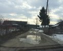 Хотя бы восстановили грунтовую дорогу до надлежащего качества, лужи по колено. Засыпать не так сложно.
