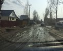 Пешеходных зон нет, не дорога, а каша, даже грунтовой назвать сложно. По этой улице ходит большое количество людей и детей в школу.