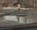 А когда-то был асфальт. Сейчас даже ремонт не делают, можно было бы засыпать щебнем, если не хотят восстанавливать.