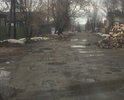 На данном участке дороги нет ни асфальта, ни пешеходной зоны. Рядом находится детский сад, родители на руках носят детей. что бы те не испачкались в грязи попутно из/в садик/а