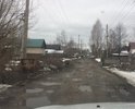 Дороги просто нет, жители некоторые участки закладывают самостоятельно кирпичом.