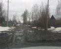 Дороги просто нет, жители некоторые участки закладывают самостоятельно кирпичом.