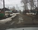 Центр города, дорога проходит за самой большой гостиницей города.