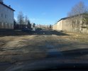 По данному участку проходит большое количество людей в день, студенты техникума, школьники. Пешеходной зоны для них нет, освещения тоже нет. Дорожные плиты выпирают очень сильно. Выезд на асфальтированную дорогу очень сильно заужен, помещается только одна машина.
