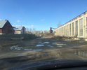 По данному участку проходит большое количество людей в день, студенты техникума, школьники. Пешеходной зоны для них нет, освещения тоже нет. Дорожные плиты выпирают очень сильно. Выезд на асфальтированную дорогу очень сильно заужен, помещается только одна машина.