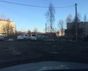 Раньше был хороший асфальт, сейчас унылое состояние, лужа не высыхает иногда даже летом. С детской коляской просто не проехать, дорога превращается в полосу препятствий.