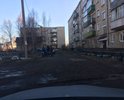 Раньше был хороший асфальт, сейчас унылое состояние, лужа не высыхает иногда даже летом. С детской коляской просто не проехать, дорога превращается в полосу препятствий.