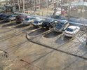 Нет дороги, нет тротуаров.Вот так люди добираются до детского комбината "Родничок". А такого двора, как у дома МЖК, трудно найти.
