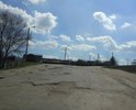 Это наш "замечательный" малый мост. Давным-давно там была отличная дорога, по которой было приятно ездить. Не текущий момент от дороги практически ничего не осталось. Дорожное полотно усыпано ямами разных размеров, которые порой приходится объезжать по обочине.