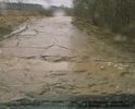 5км разбитой дороге, очевидно на память от событий на Ильинских рубежах. Не ремонтировалось десяток лет, но в администрации говорят, что все сделано и отремонтировано какой то участок 1 км до моста. хотя рядом с памятником огромная яма!