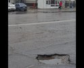 Скоро можно будет провалится в дырке. Доругу  (МО, г. КОРОЛЕВ, пр-т, Космонавтов)не делали много лет. Дорога сплошная дыра. А это основная дорога. Ужас.