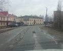 На данном участке дороги местами большая колейность, которую видно не вооруженным глазом. Вода стоит в колеях, в 2016 году делался ямочный ремонт, но и этот асфальт пришел в негодность, на фото видно где был ремонт и что осталось от этого за половину года.