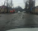 На данном участке дороги местами большая колейность, которую видно не вооруженным глазом. Вода стоит в колеях, в 2016 году делался ямочный ремонт, но и этот асфальт пришел в негодность, на фото видно где был ремонт и что осталось от этого за половину года.