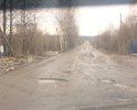 Улица ведет к промзоне города и к городским очистным сооружениям. Пришла в негодность лет 25 назад и ремонта не видела.