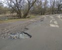 Очень убитый участок. Особенно от церкви до тц Свой. 
Возле тц частично залатали несколько ям. Но самый убитый участок это мост.
Нужен полноценный ремонт.